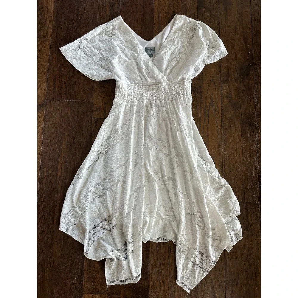 Rabbit Rabbit Rabbit Designs White Lace Handkerchief Hem Dress Smocked Waist 10